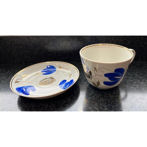 Vtg Dulevo Russian Porcelain Tea Cup and Saucer Blue White Gold Flower Hand USSR - Picture 2 of 7